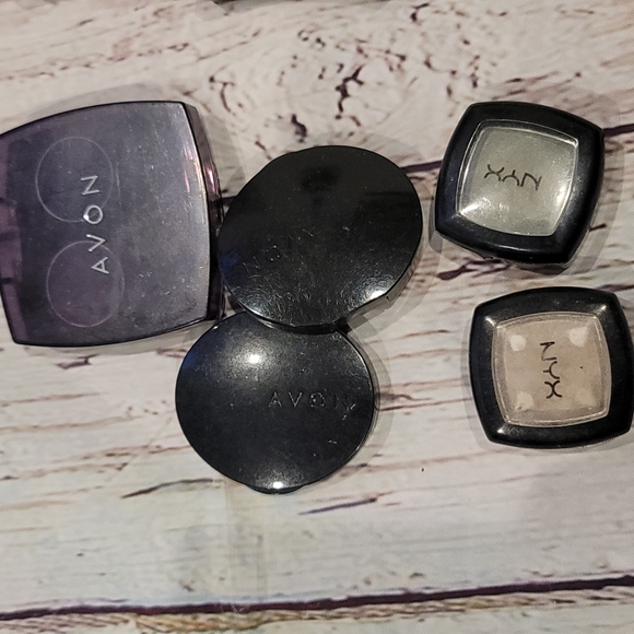 Random eyeshadow bundle - Picture 4 of 5